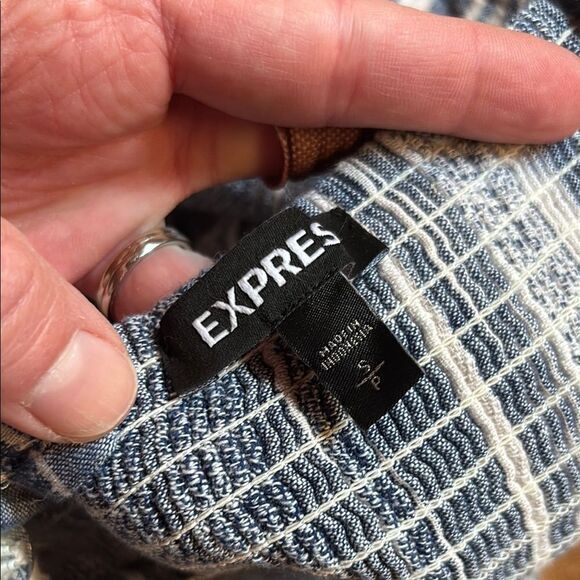 Express linen like Striped Blue and White Two-Piece Set - Picture 6 of 10